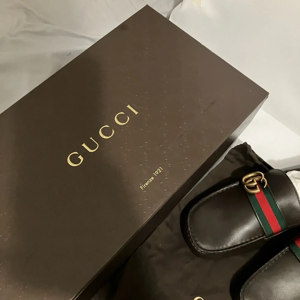 Gucci Men's Dark Brown Leather Loafers with Gold and Green-Red Accents - Picture 5 of 6